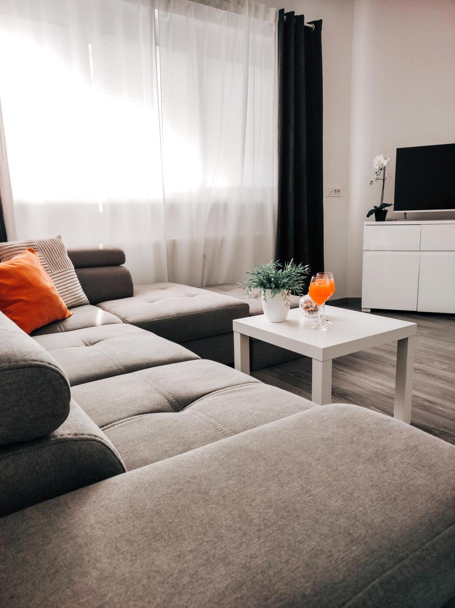 Apartment Kino Ljubljana Extérieur photo
