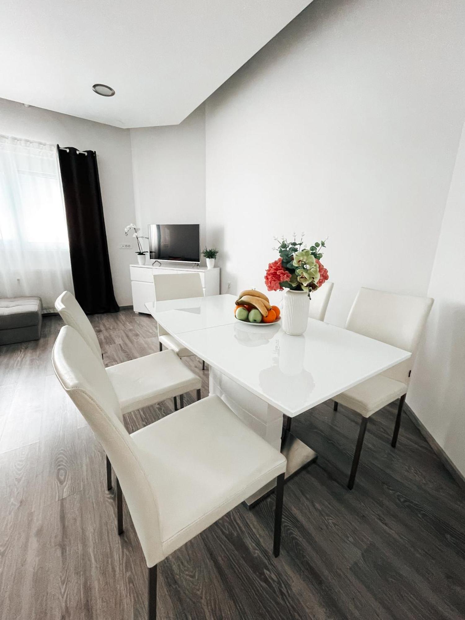 Apartment Kino Ljubljana Extérieur photo